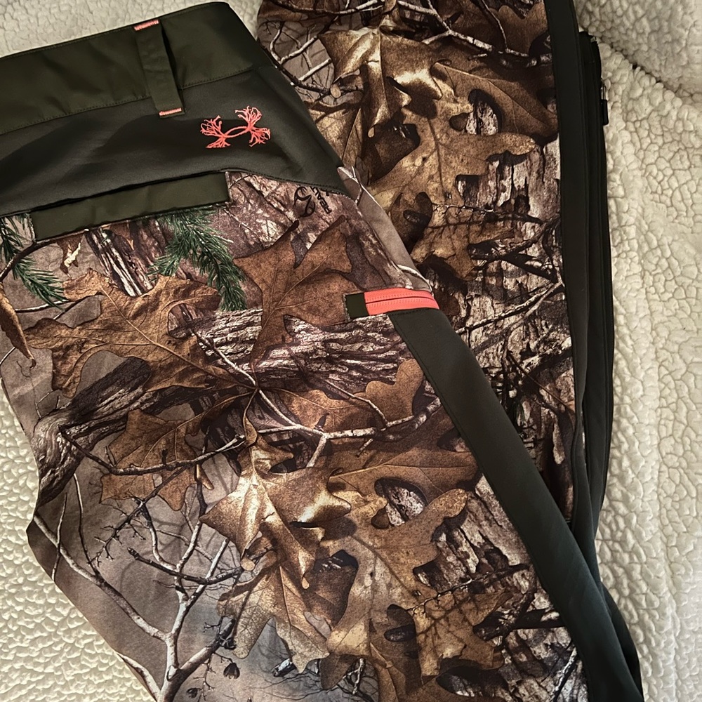 Womens UA cold gear hunting pants